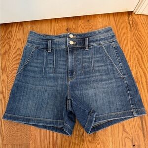 White House Black Market High-Rise Everyday Soft Denim™ Pleated 5-Inch Shorts